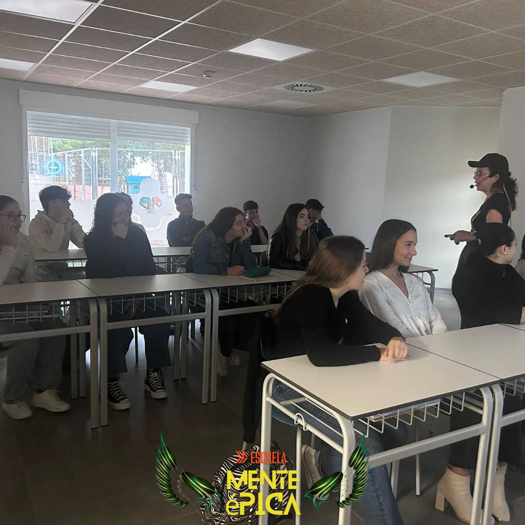 Eva María Zamora impartiendo formación en centros educativos (8 de 10)